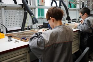 Систему для обслуживания кулеров разработали в школе №2065. Фото: Анна Быкова, «Вечерняя Москва»