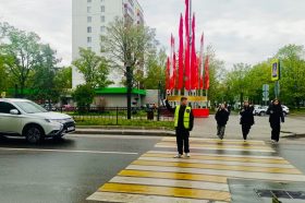 Родители учеников школы №2065 напомнили по правилах ПДД в районе. Фото: официальная страница школы №2065 в социальных сетях