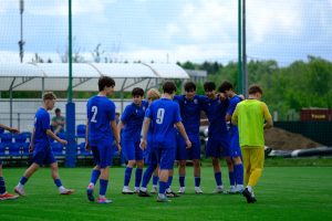 Спортсмены молодежной команды ФК «Росич» выиграла в 8 туре Чемпионата Москвы среди ЛФК дивизиона. Фото: официальная страница ФК «Росич» в социальных сетях