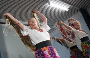 Москвичей пригласили на праздничную программу «Нам года — не беда» в ДК «Десна». Фото: Анна Быкова, «Вечерняя Москва»